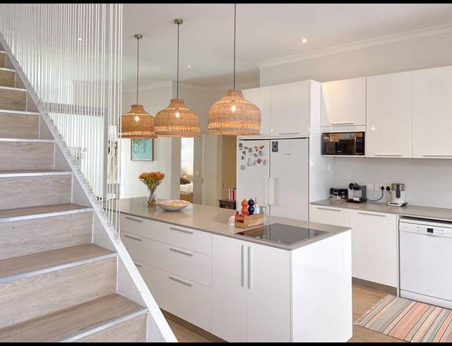 4 BEDROOM HOUSE FOR SALE IN SEA POINT